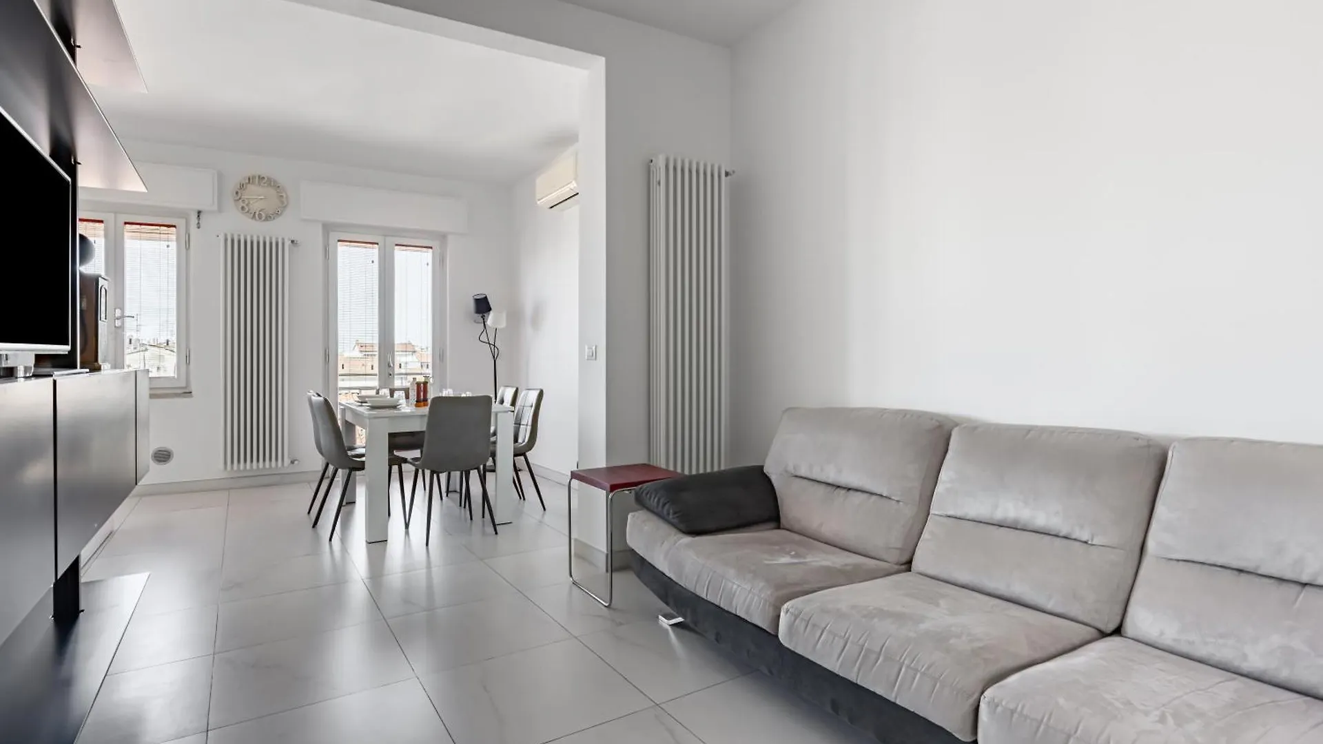 Viareggio - Bright Apartment Near The Beach! Italien