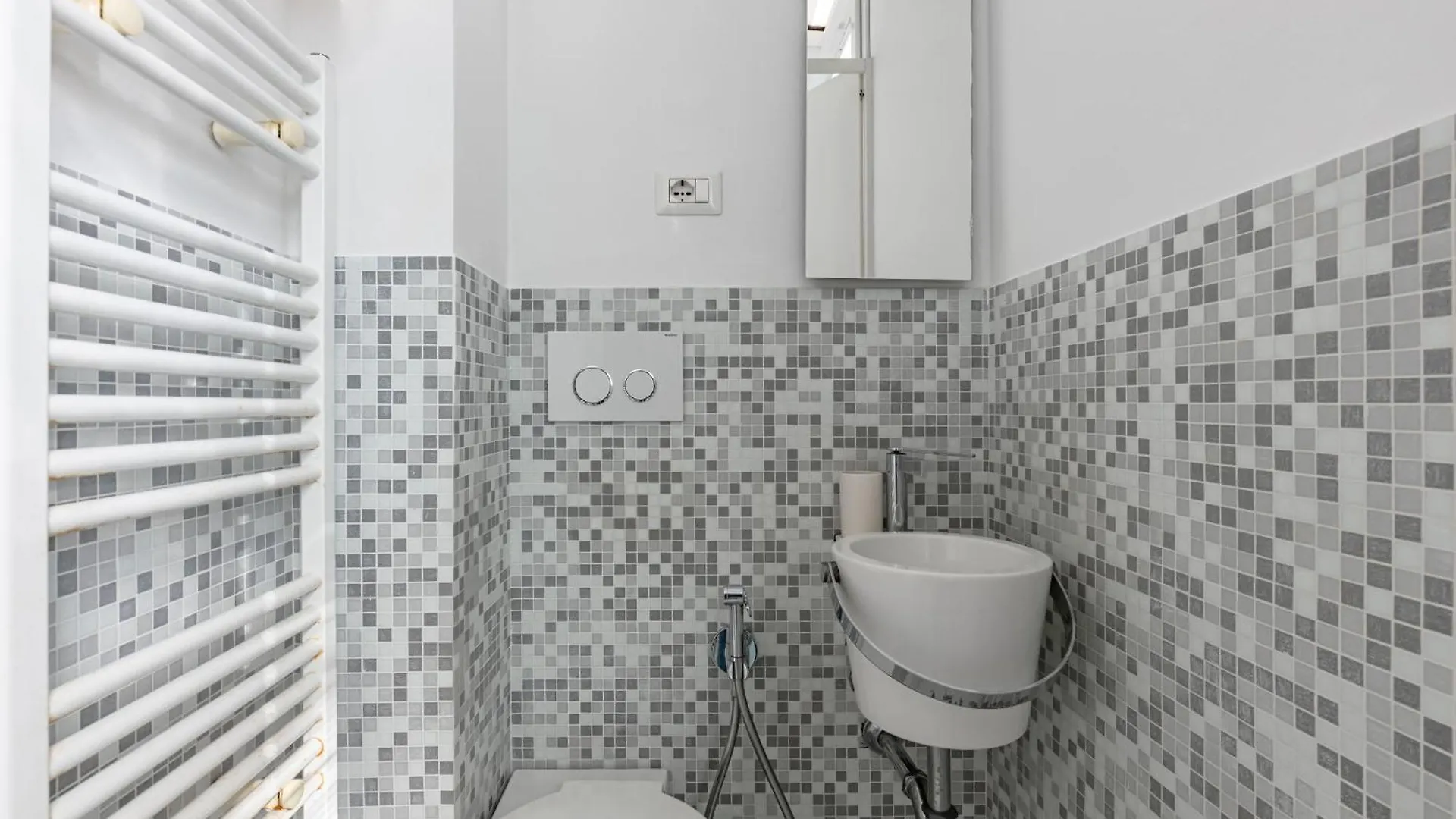 Viareggio - Bright Apartment Near The Beach! Italien